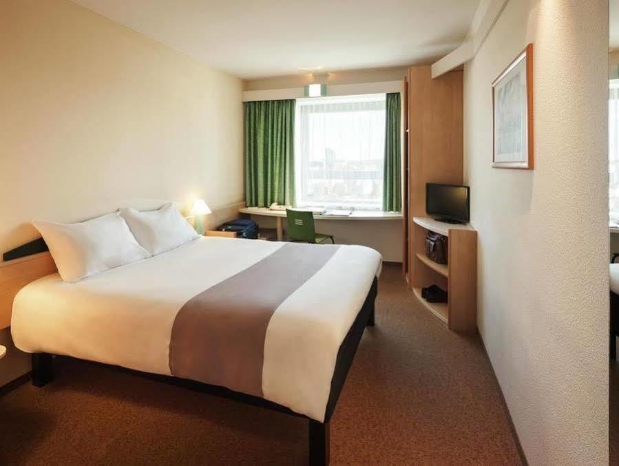 Отель Ibis Hamburg Alsterring Экстерьер фото